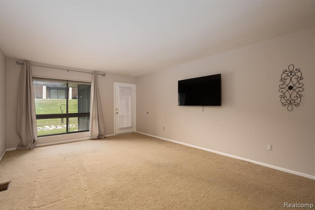 936 Wexford Way, Rochester Hills, MI 48307 — Photo 22