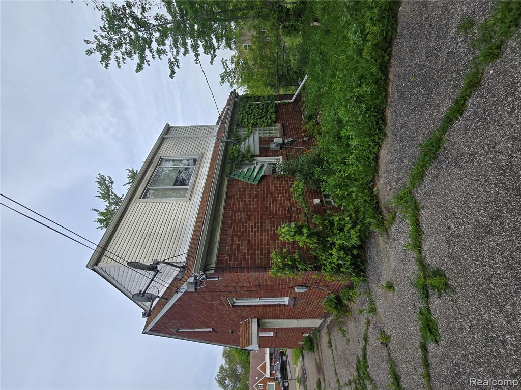 18108 Waltham Street, Detroit, MI 48205 — Photo 4