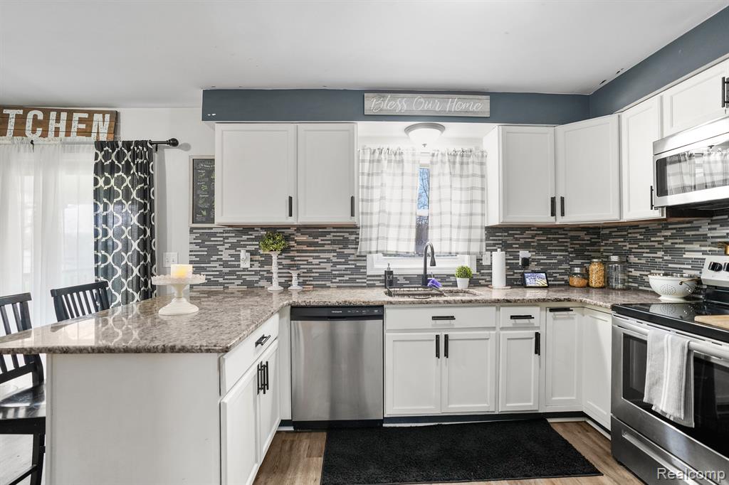 5084 DALY Boulevard, Flint, MI 48506 — Photo 16