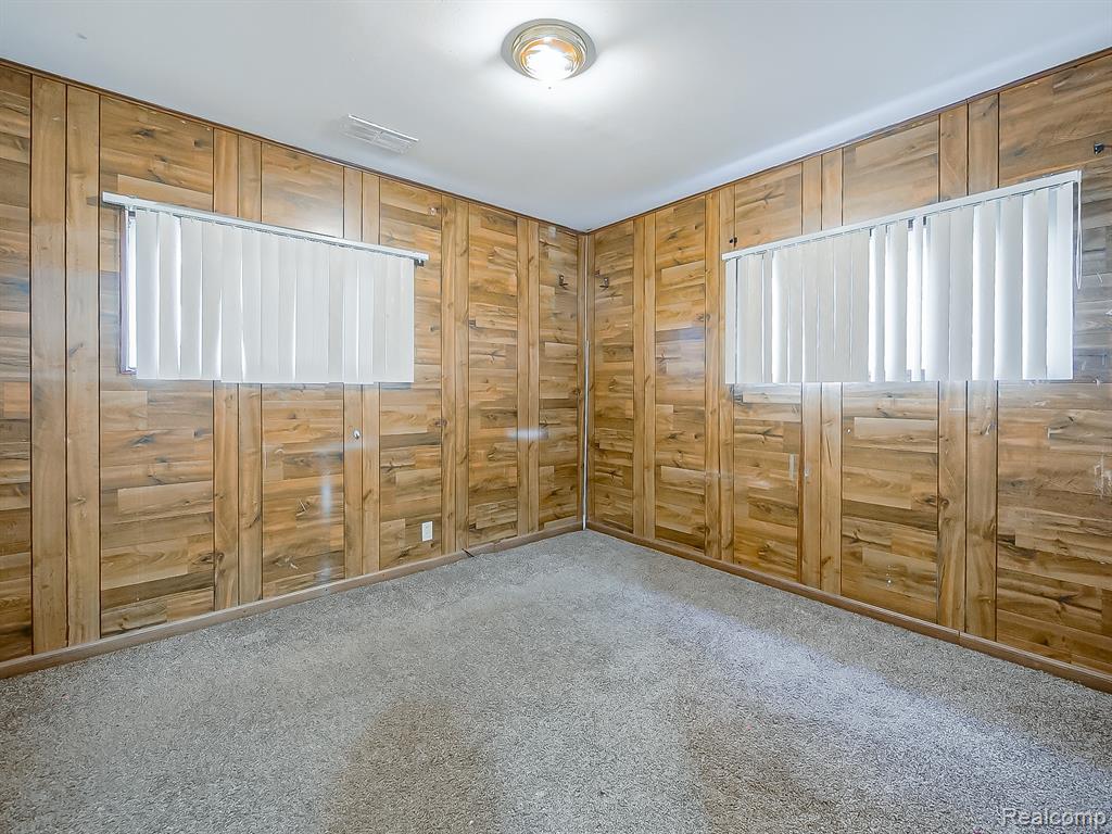 948 E Kalama Avenue, Madison Heights, MI 48071 — Photo 20