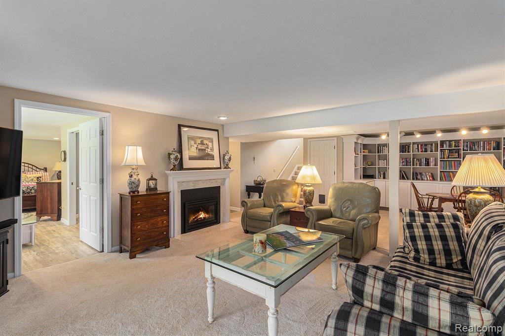 625 APPLEGATE Lane, Grand Blanc, MI 48439 — Photo 17