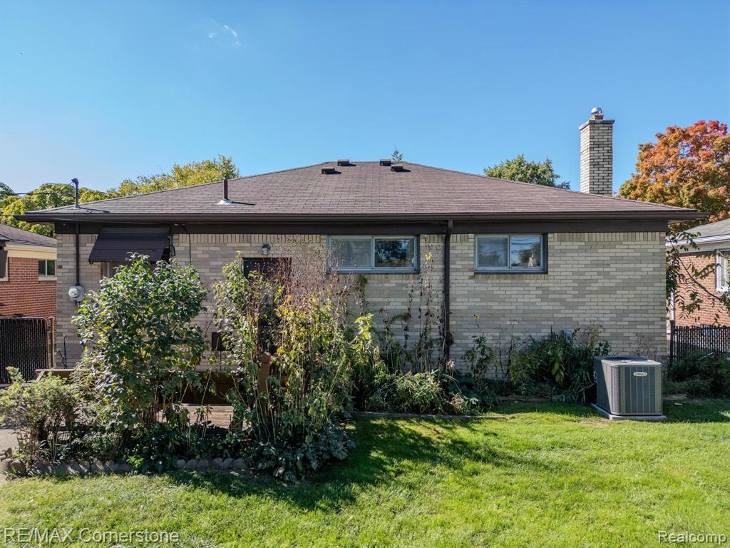 500 N LEONA Avenue, Garden City, MI — Photo 33