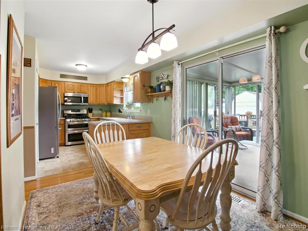 612 Bedford Drive, Westland, MI — Photo 9
