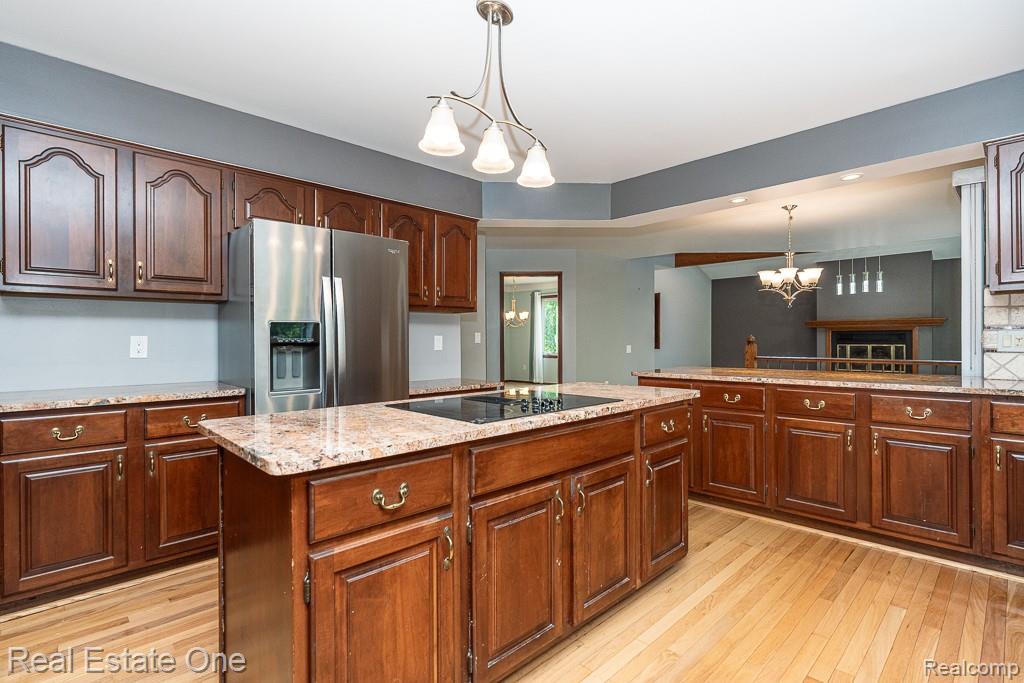 5129 Highmount Drive, Troy, MI 48098 — Photo 12