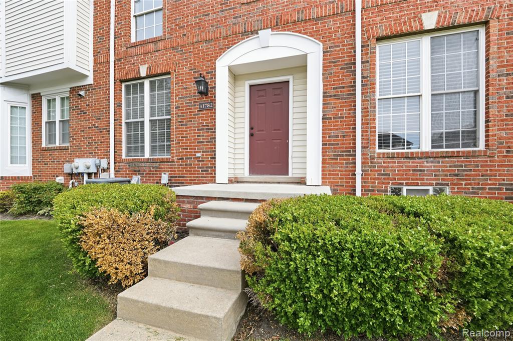 41782 Brownstone Drive, Novi, MI 48377 — Photo 4