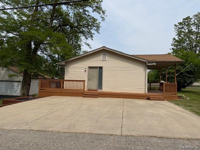 5496 Elizabeth Lake Road, Waterford, MI 48327 — Photo 33