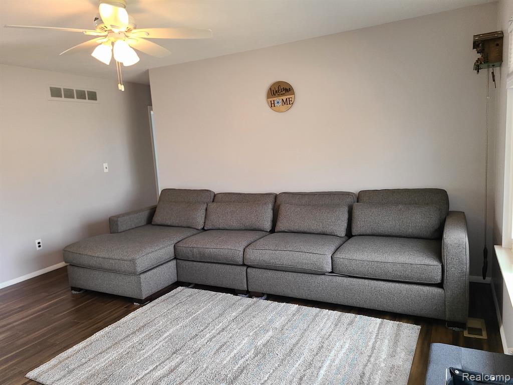 9242 PANAMA Avenue, Ypsilanti, MI 48198 — Photo 24