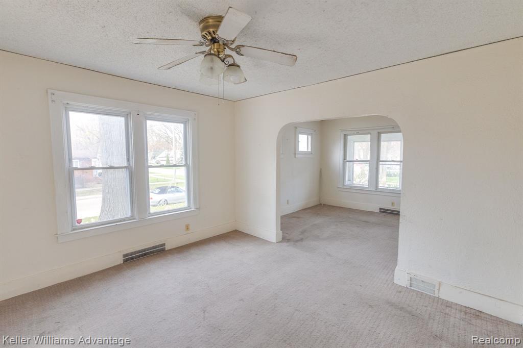 4104 Mayfair Street, Dearborn Heights, MI 48125 — Photo 9