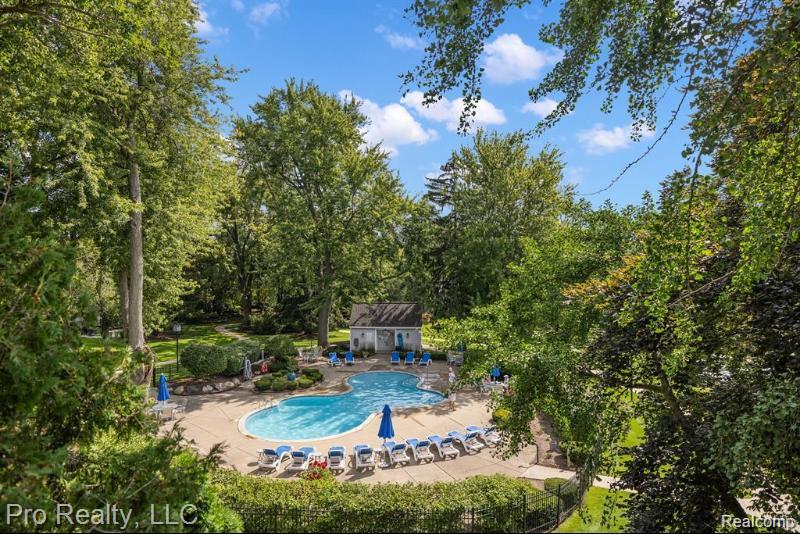 3559 Port Cove Drive, Waterford, MI 48328 — front exterior