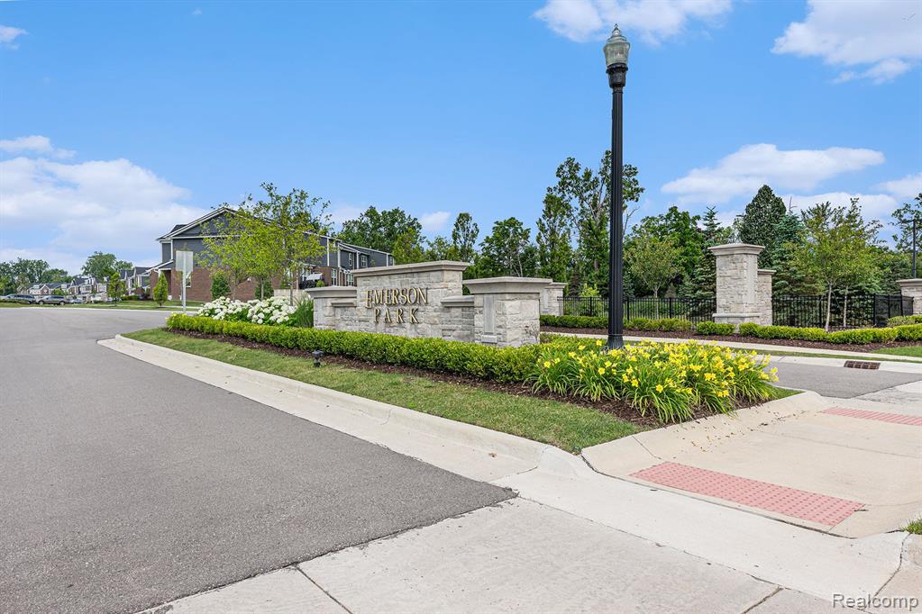 43445 CHANCELLOR Lane, Novi, MI — Photo 23