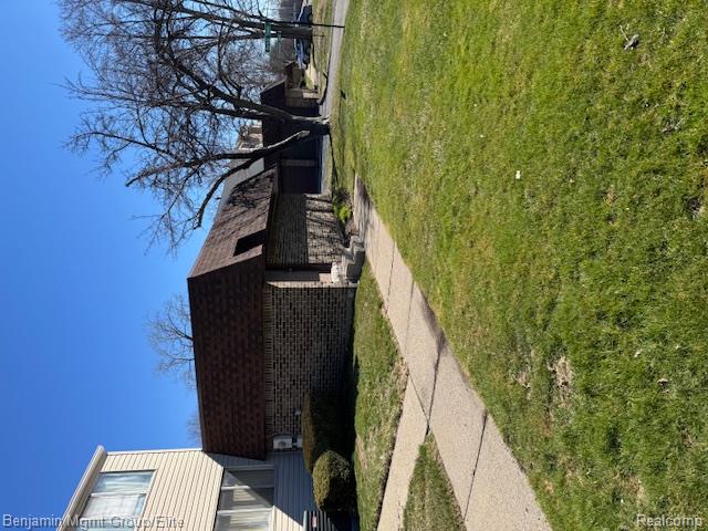 7 Hampton Towne Street, 7, Southfield, MI 48075 — Photo 2