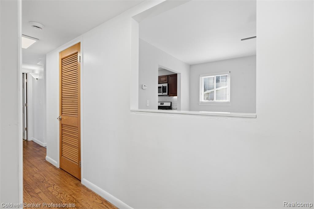 28816 Groveland Street, Madison Heights, MI 48071 — Photo 19