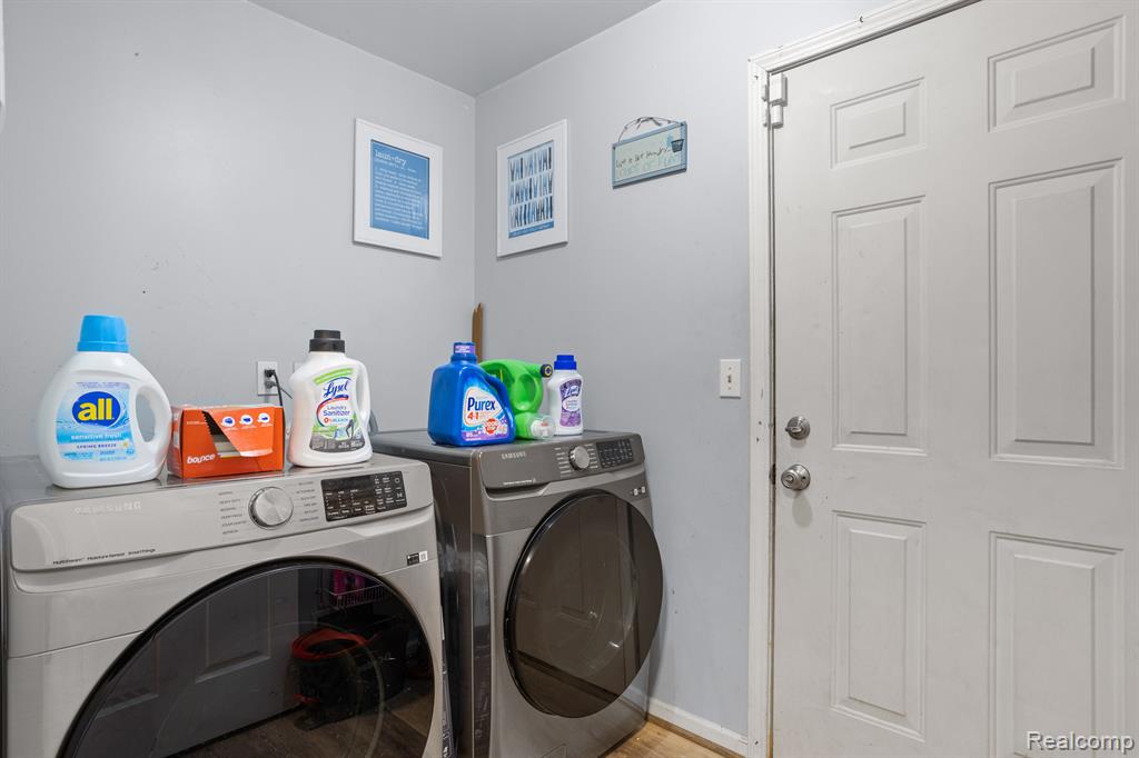 811 SAINT JOHNS Boulevard, Lincoln Park, MI 48146 — Photo 18