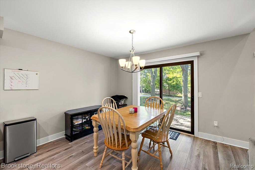 525 Oxford Court, Rochester Hills, MI 48307 — Photo 17