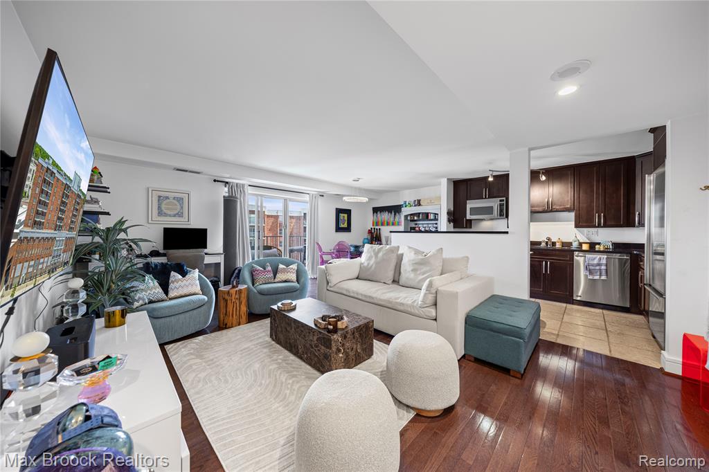 411 S Old Woodward Avenue, 901, Birmingham, MI 48009 — Photo 3