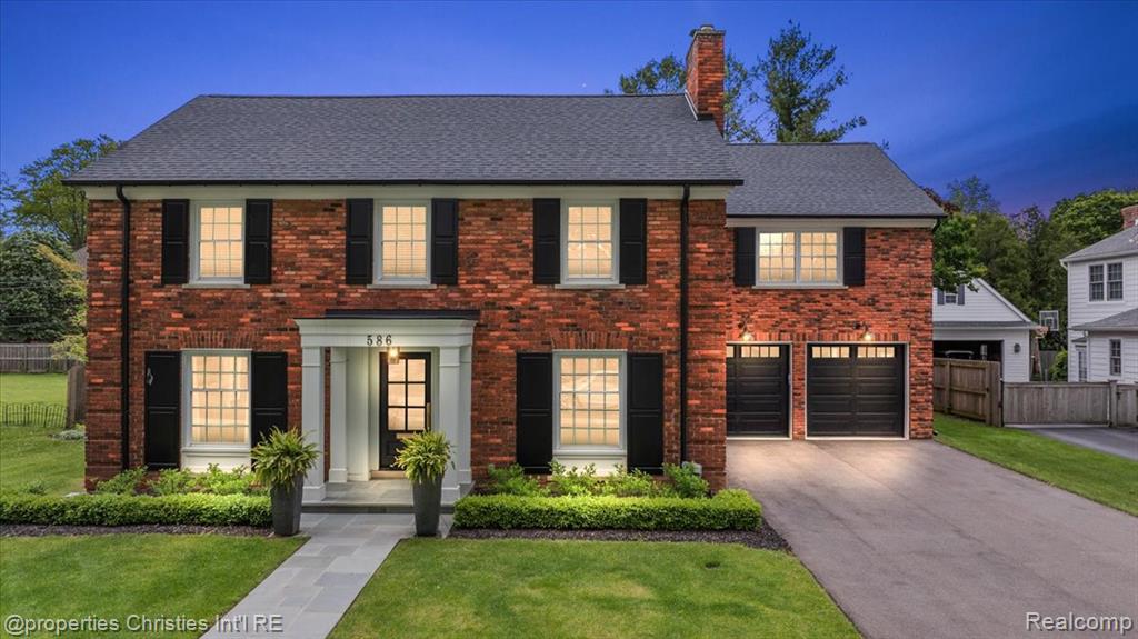 586 Fairfax Street, Birmingham, MI 48009 — Photo 2