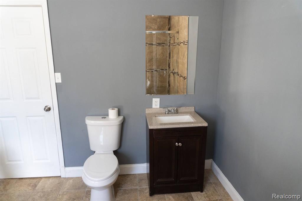 432 BUCKINGHAM Avenue, Flint, MI 48507 — Photo 25