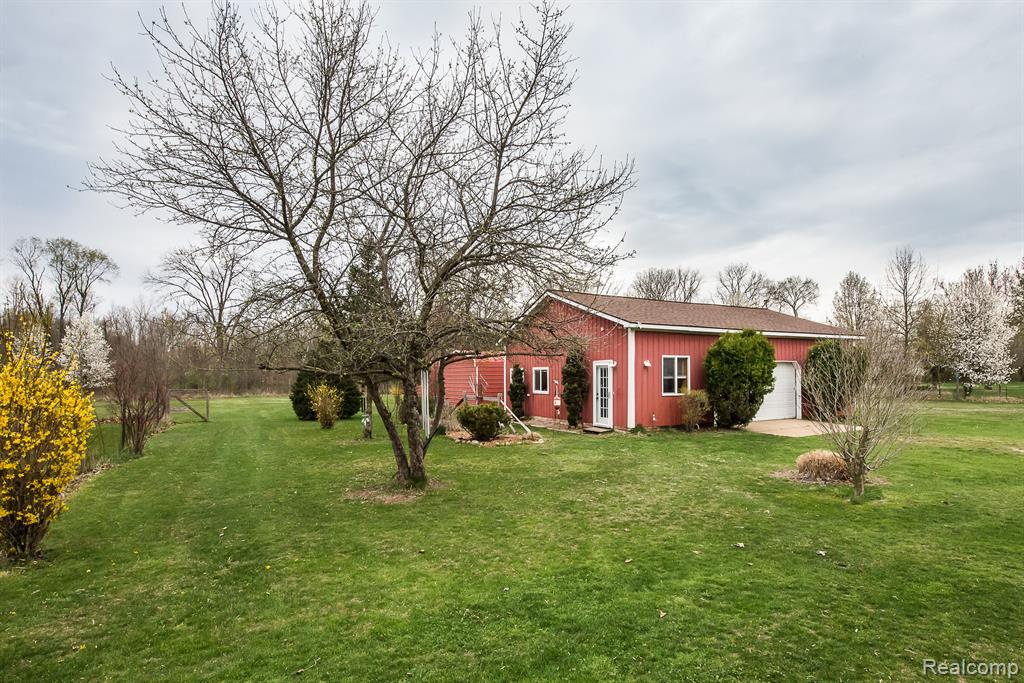 3672 W NORTH TERRITORIAL Road, Whitmore Lake, MI 48189 — Photo 46