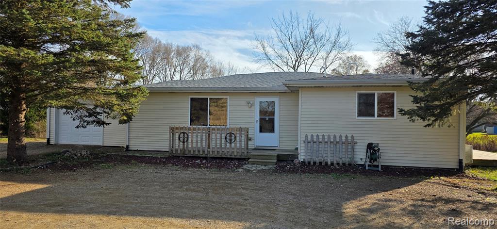 9077 W M 21, Ovid, MI 48866 — front exterior