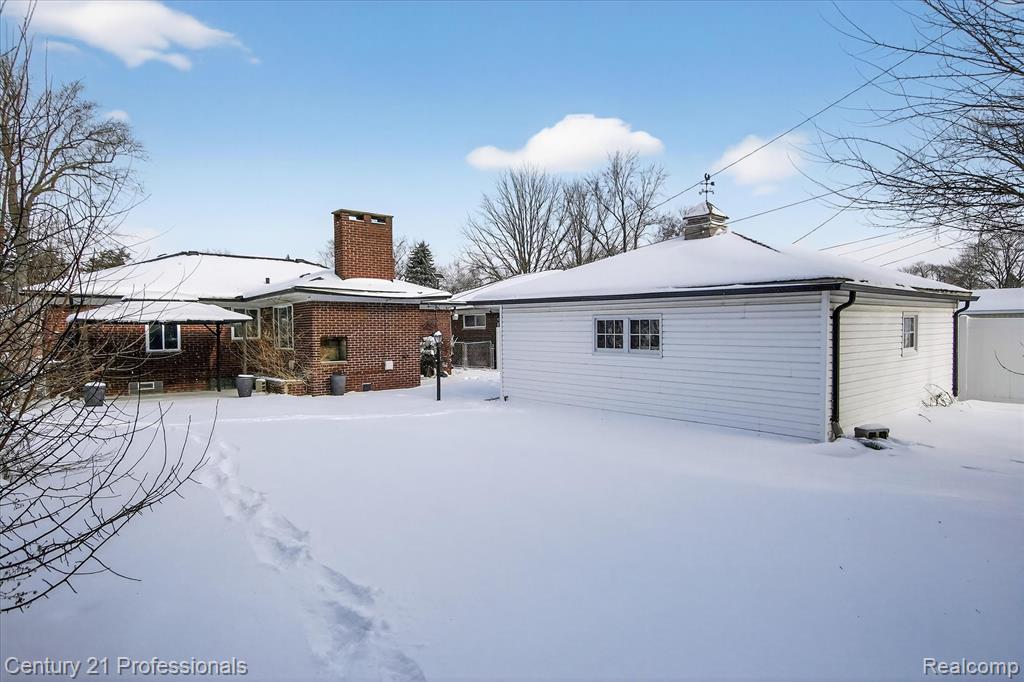 16786 Sprenger Avenue, Eastpointe, MI, 48021