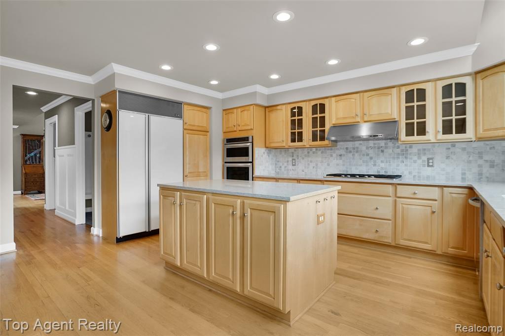6369 Peach Tree Court, Rochester Hills, MI 48306 — Photo 15