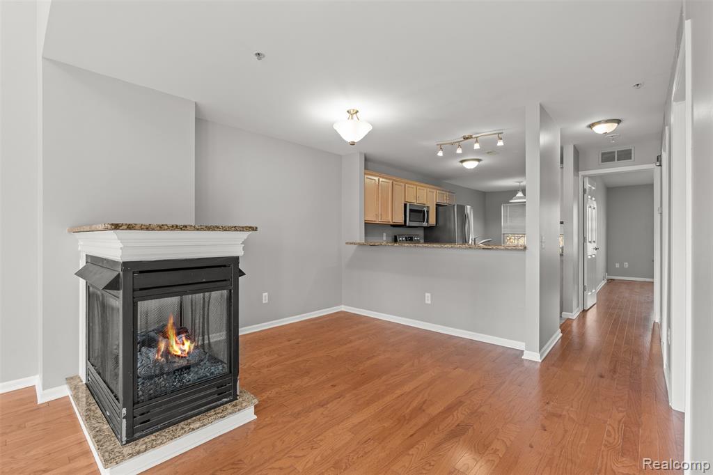 470 Old Pine Way, Walled Lake, MI 48390 — Photo 9