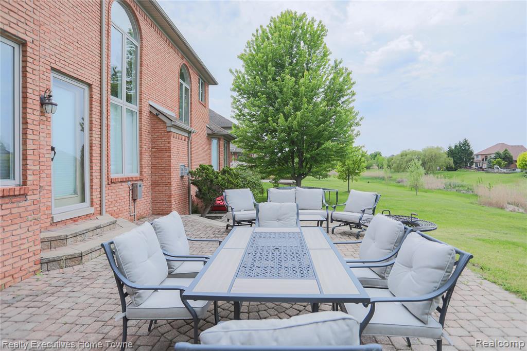 47909 Milonas Drive, Utica, MI 48315 — Photo 11
