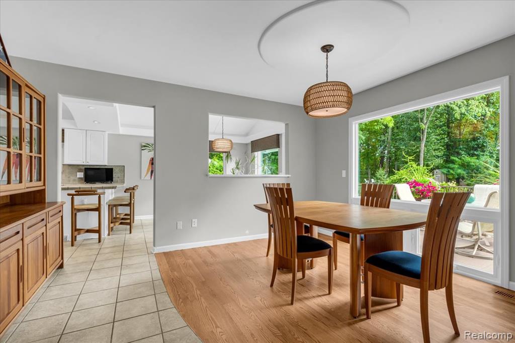 5050 Whitlow Court, Commerce Twp, MI 48382 — Photo 12