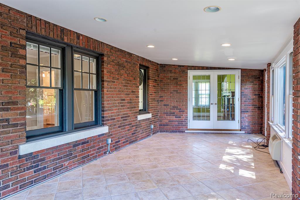 434 HENDRIE Boulevard, Royal Oak, MI 48067 — Photo 15