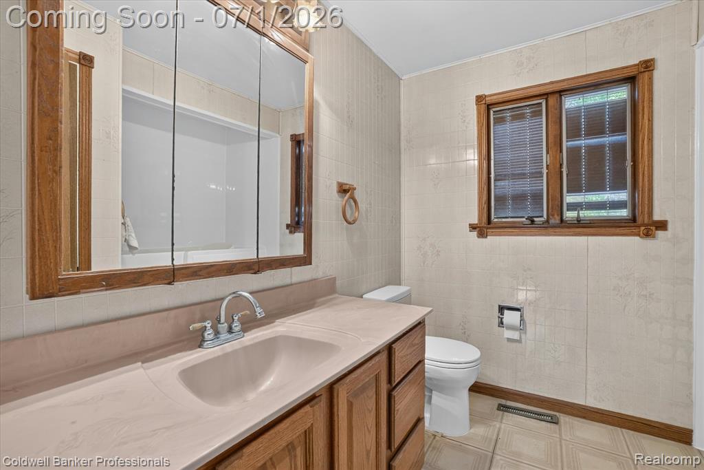 5410 Mancelona Drive, Grand Blanc, MI 48439 — Photo 20