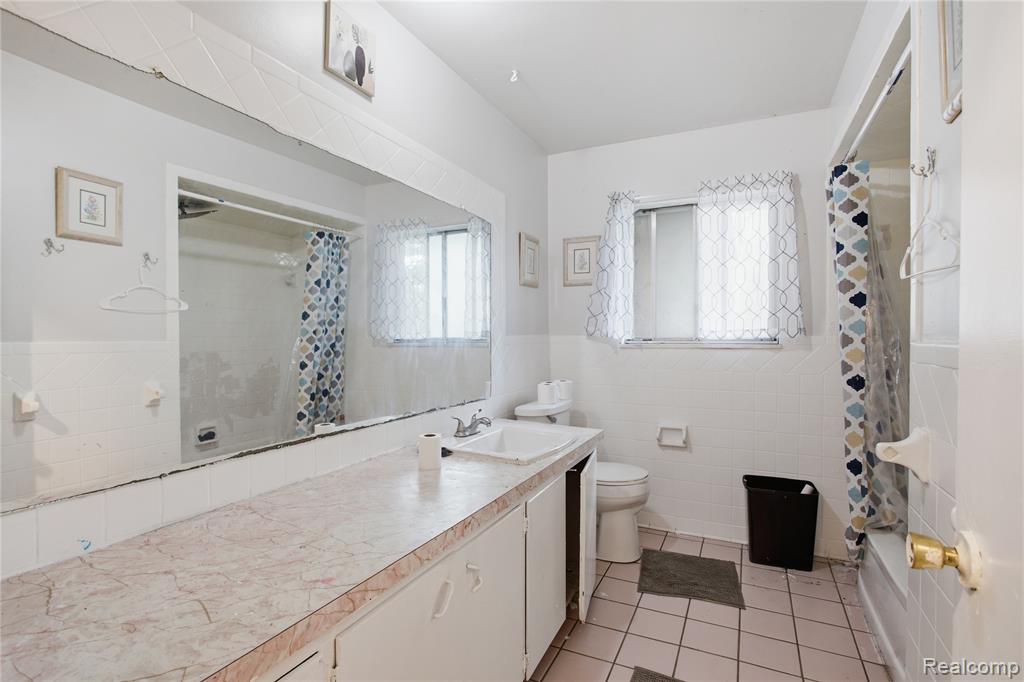117 N Groesbeck Highway, Mount Clemens, MI 48043 — Photo 20