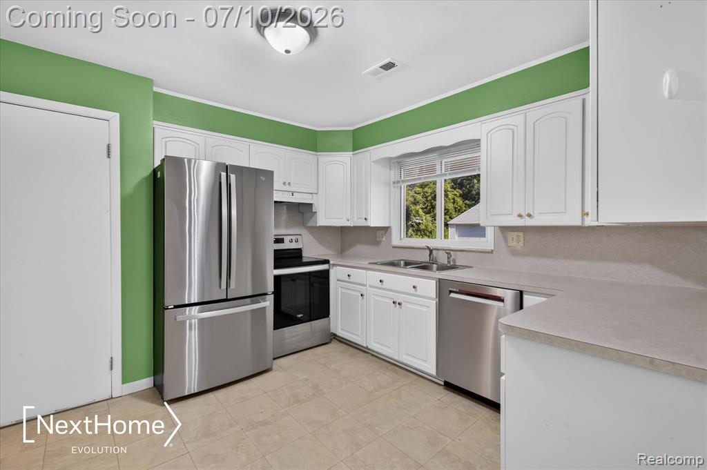 33950 Ecorse Road, Romulus, MI 48174 — Photo 9