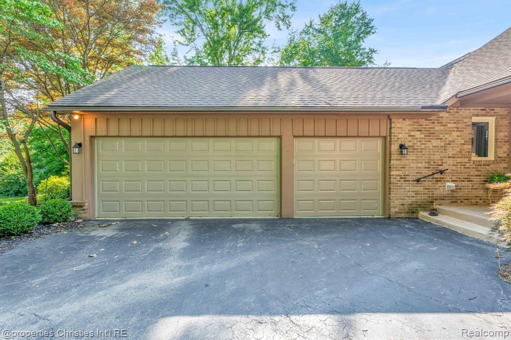 5641 SUSSEX Drive, Troy, MI 48098 — Photo 3