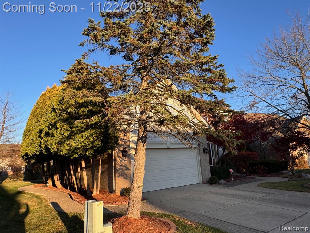 4728 Walden Drive, Troy, MI 48098 — Photo 26