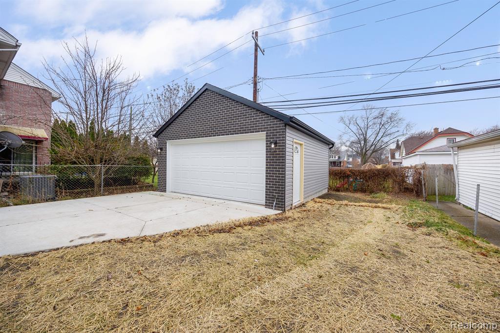 7519 Orchard Avenue, Dearborn, MI 48126 — Photo 10