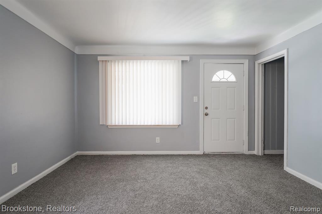 4226 CADILLAC Avenue, Wayne, MI 48184 — Photo 4