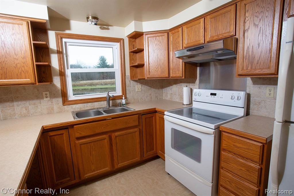 1905 BAUMAN Road, Columbus, MI — Photo 9