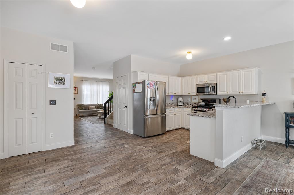 52400 Huntley Avenue, New Baltimore, MI 48047 — Photo 12