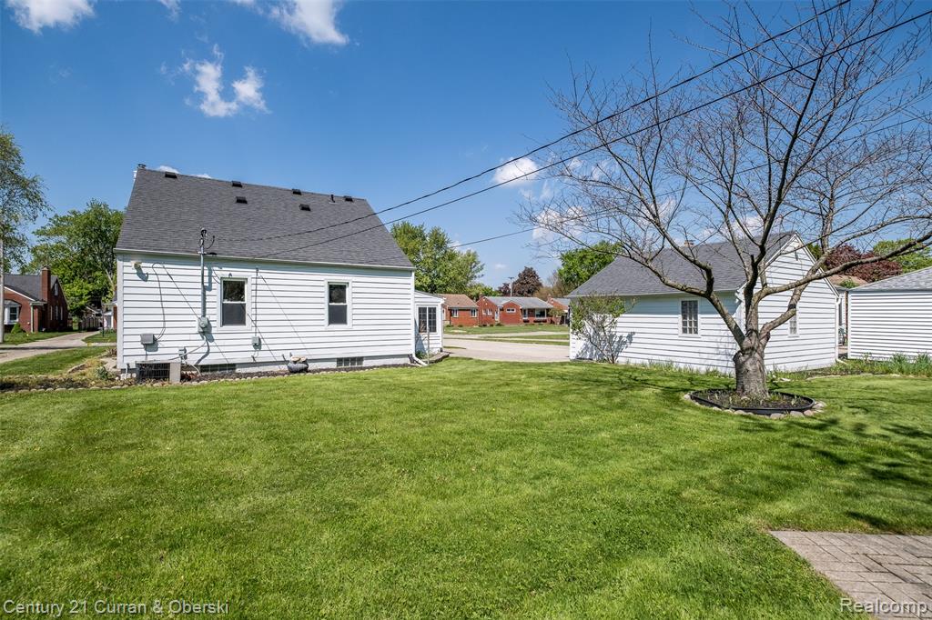11700 Farley, Redford, MI 48239 — Photo 64