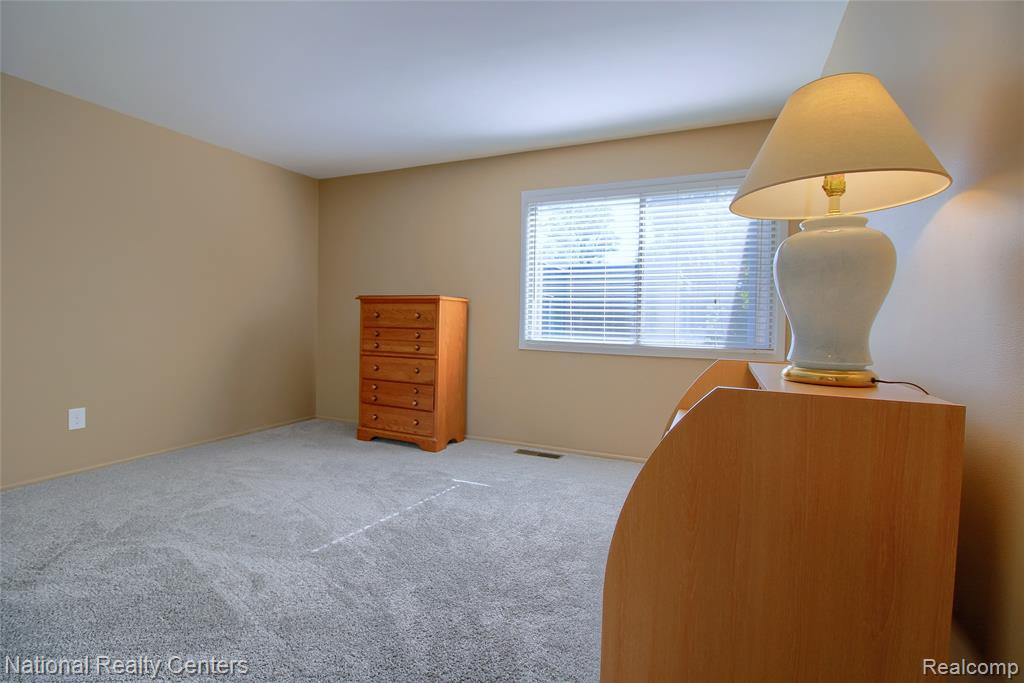 16547 Middlebelt Road, 6, Livonia, MI 48154 — Photo 17