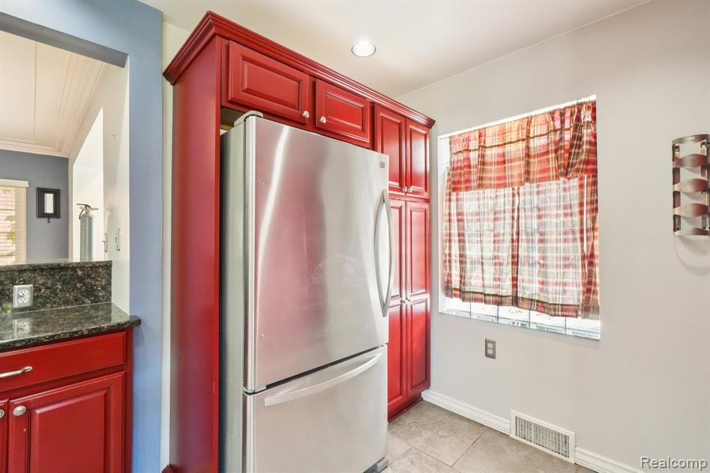 20024 Picadilly Road, Detroit, MI 48221 — Photo 11