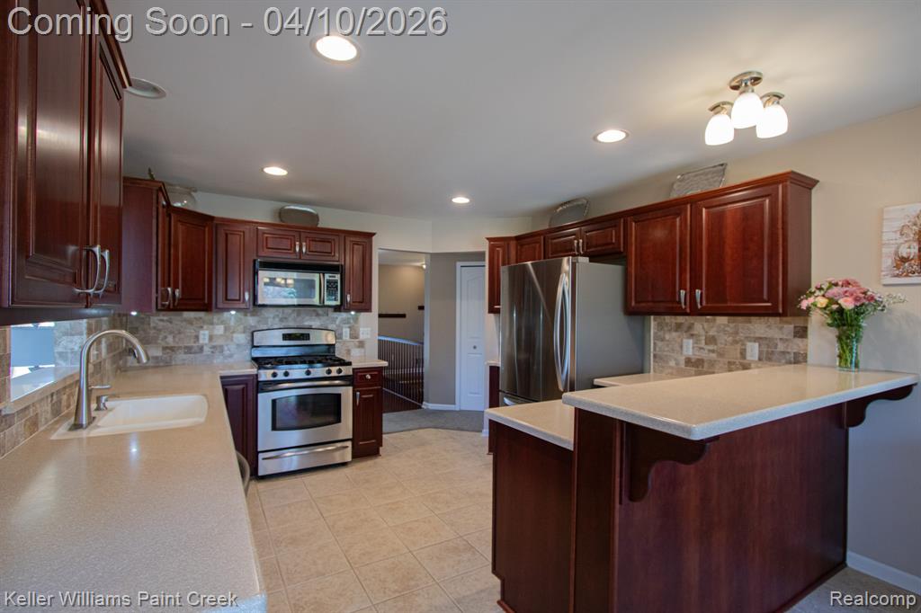 45907 Lookout Drive, Macomb, MI 48044 — Photo 14