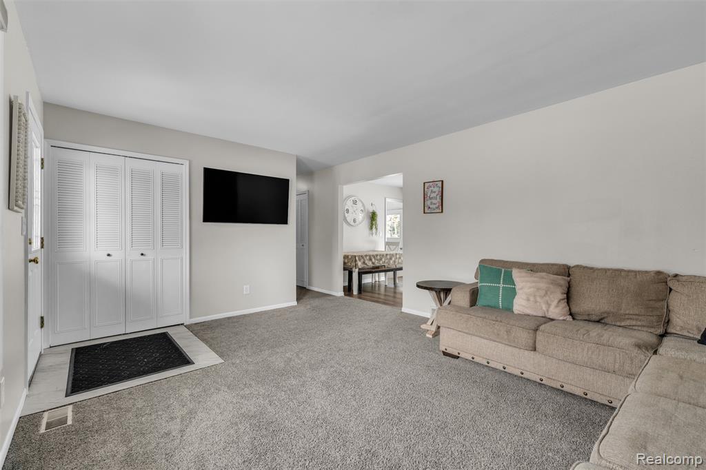 166 Crooked Limb Drive, Lapeer, MI 48446 — Photo 5