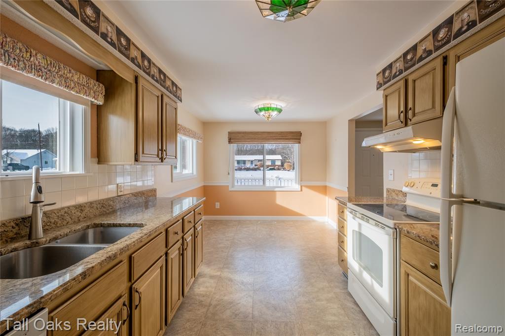 7101 Anna Street, Grand Blanc, MI 48439 — Photo 9