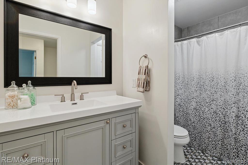 24458 BASHIAN Drive, Novi, MI — Photo 23
