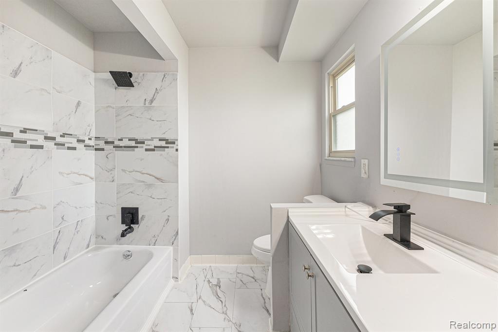 4325 Fox Hill Drive, Sterling Heights, MI 48310 — Photo 13