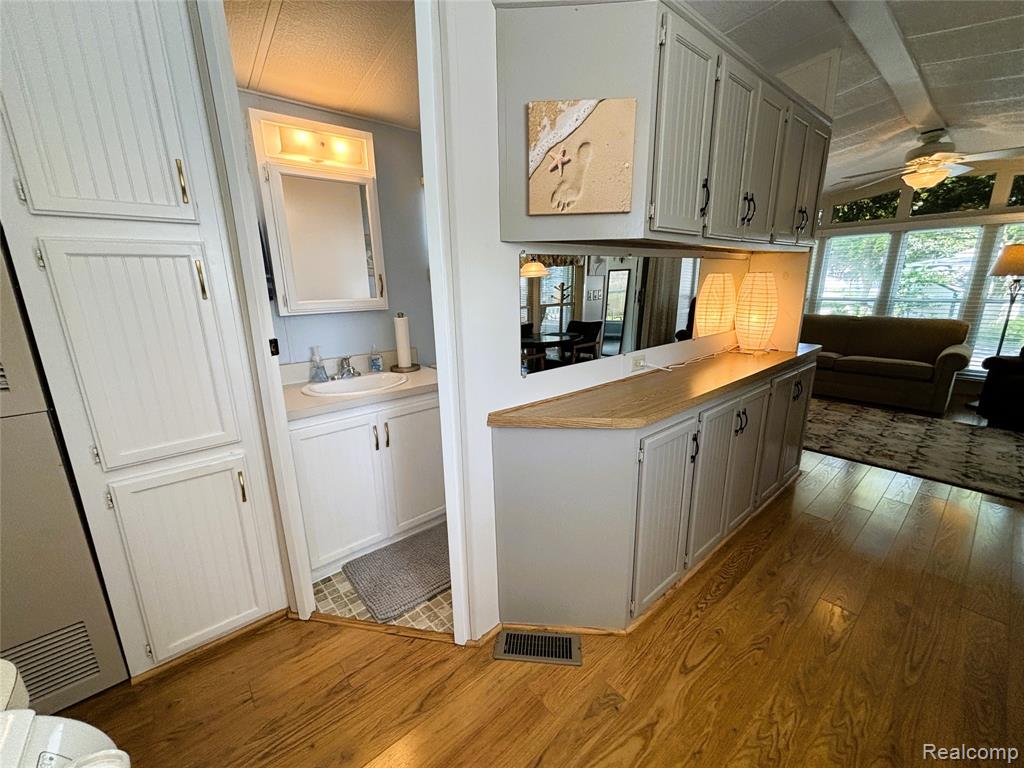 5244 Independence Lane, 52, Lexington, MI 48450 — Photo 16