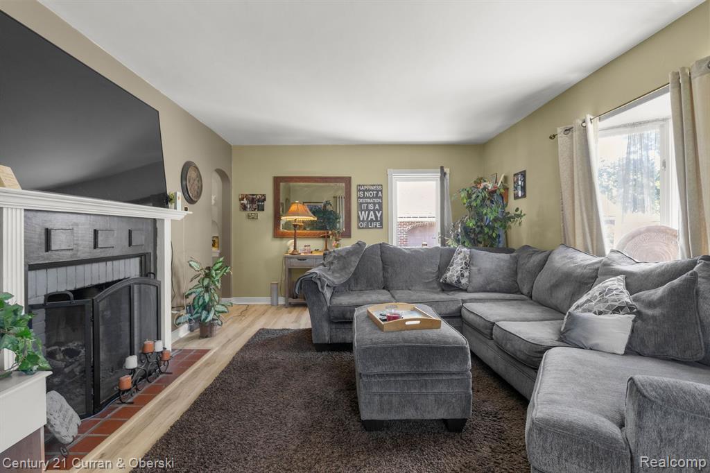 15814 FRY Street, Plymouth, MI 48170 — Photo 4
