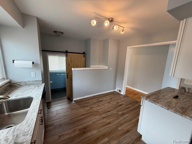8403 Darlene Street, Warren, MI 48093 — Photo 10