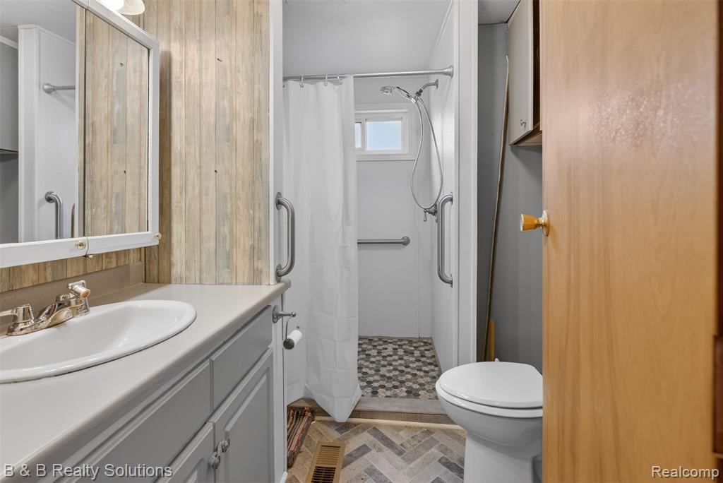 6946 Clifford Road, Marlette, MI 48453 — Photo 15